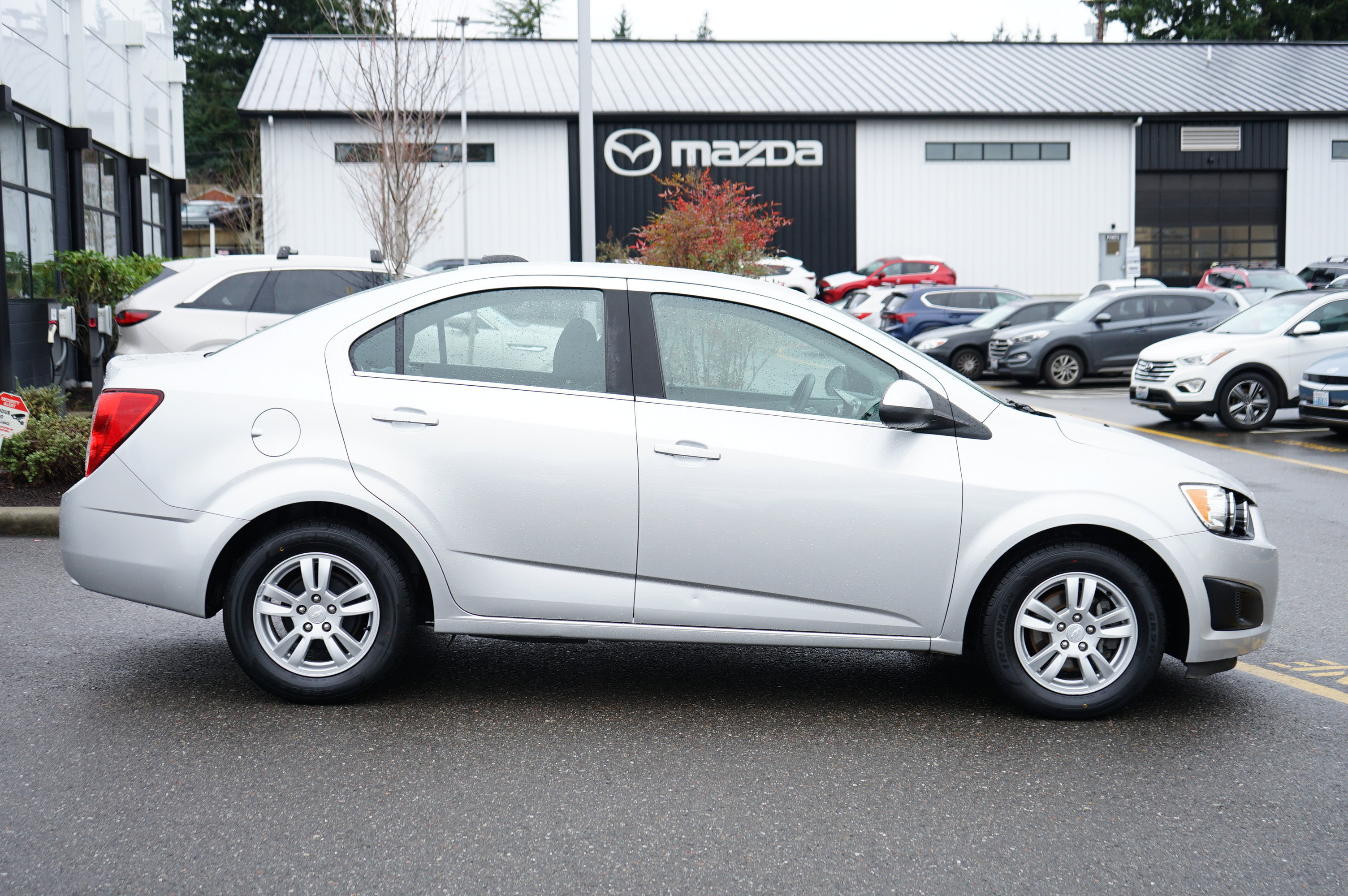 Used 2015 Chevrolet Sonic LT image 2