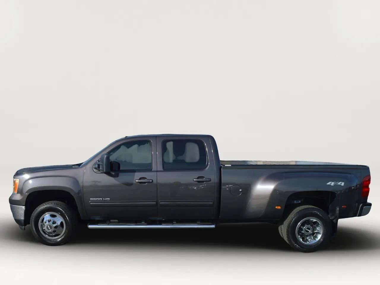 Used 2011 GMC Sierra 3500 SLT w/ SLT Convenience Package image 4