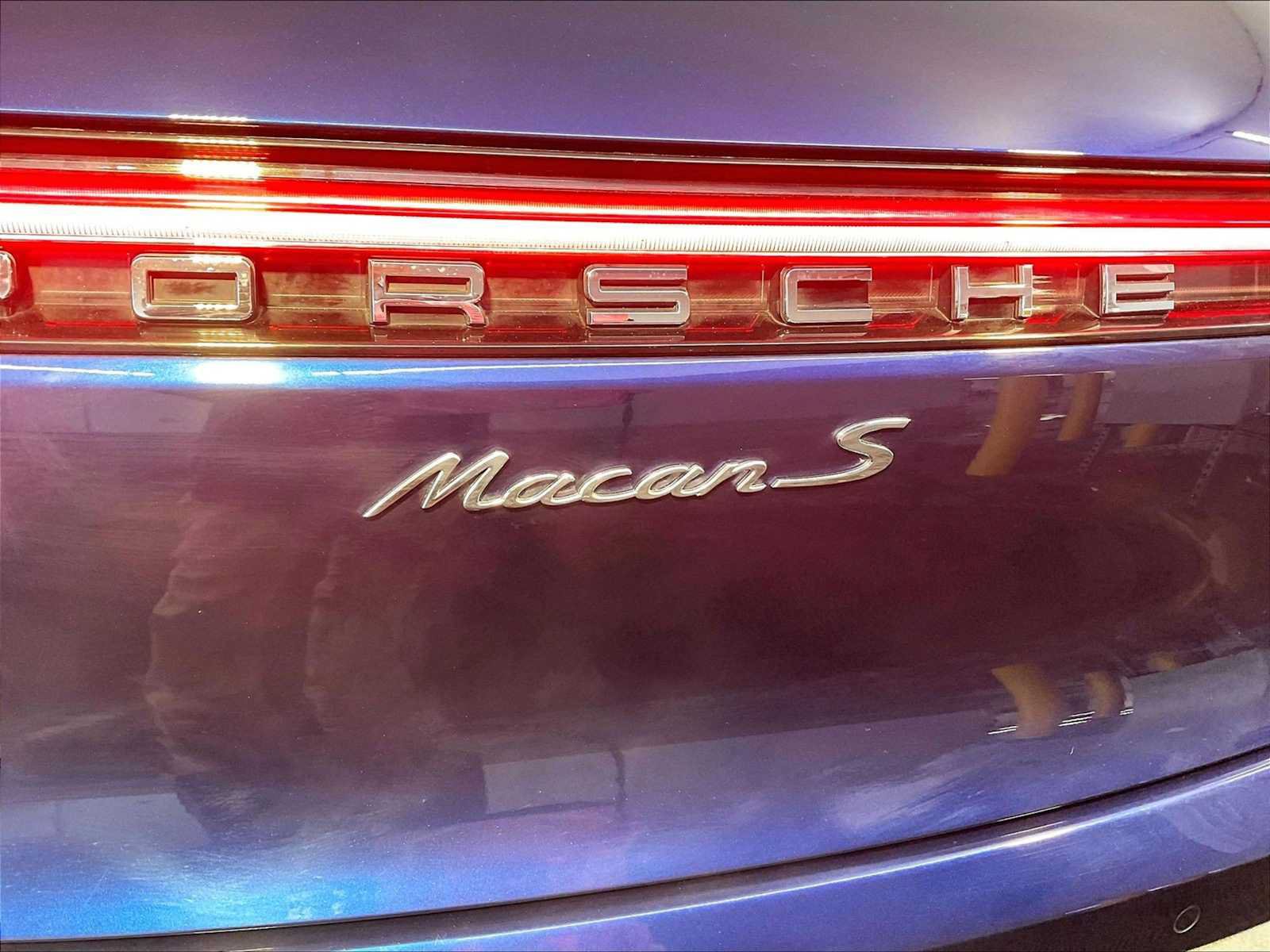 Certified 2023 Porsche Macan S AWD/4WD image 35