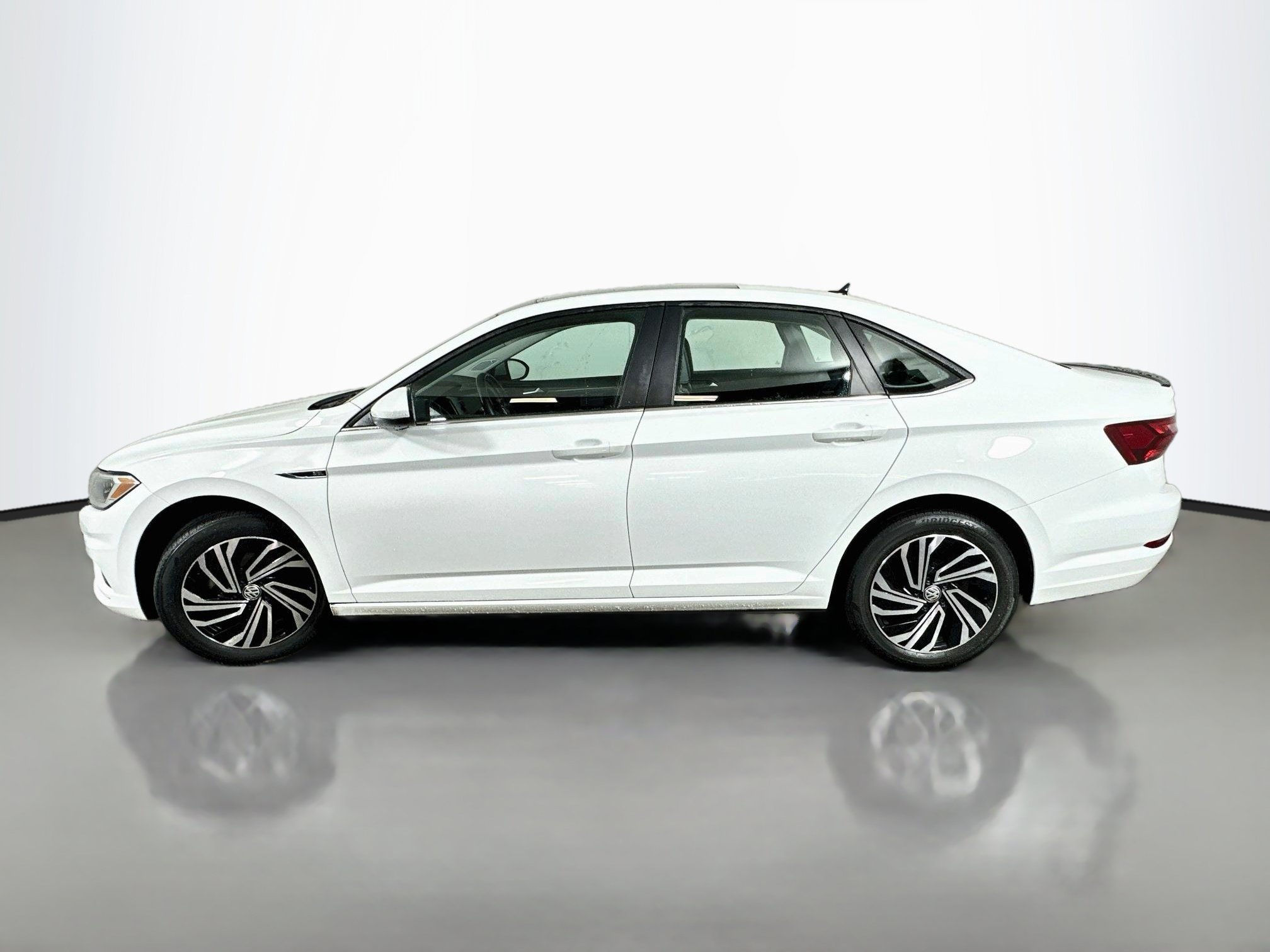 Used 2021 Volkswagen Jetta SEL FWD image 4