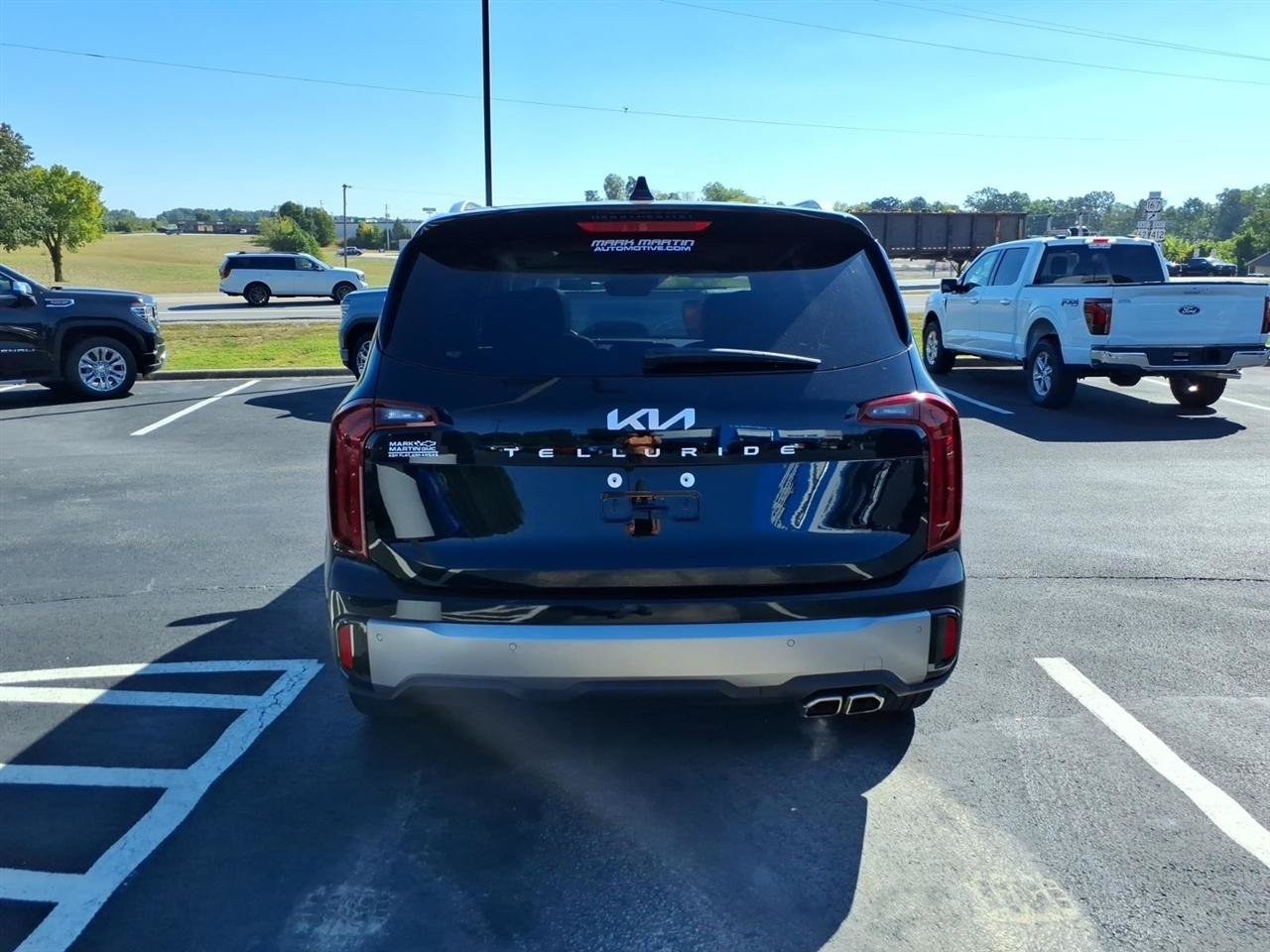 Used 2025 Kia Telluride S FWD image 4