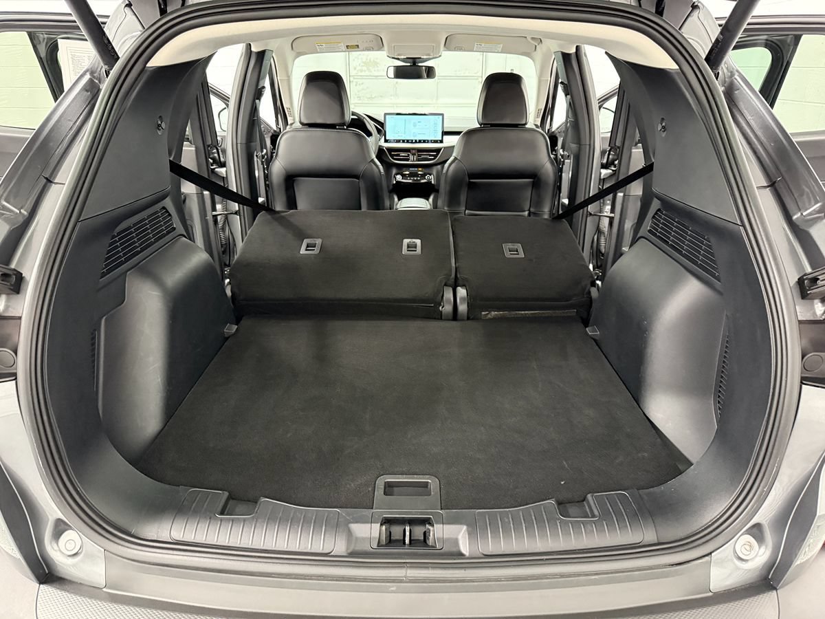 Used 2025 Ford Escape Platinum AWD/4WD image 28