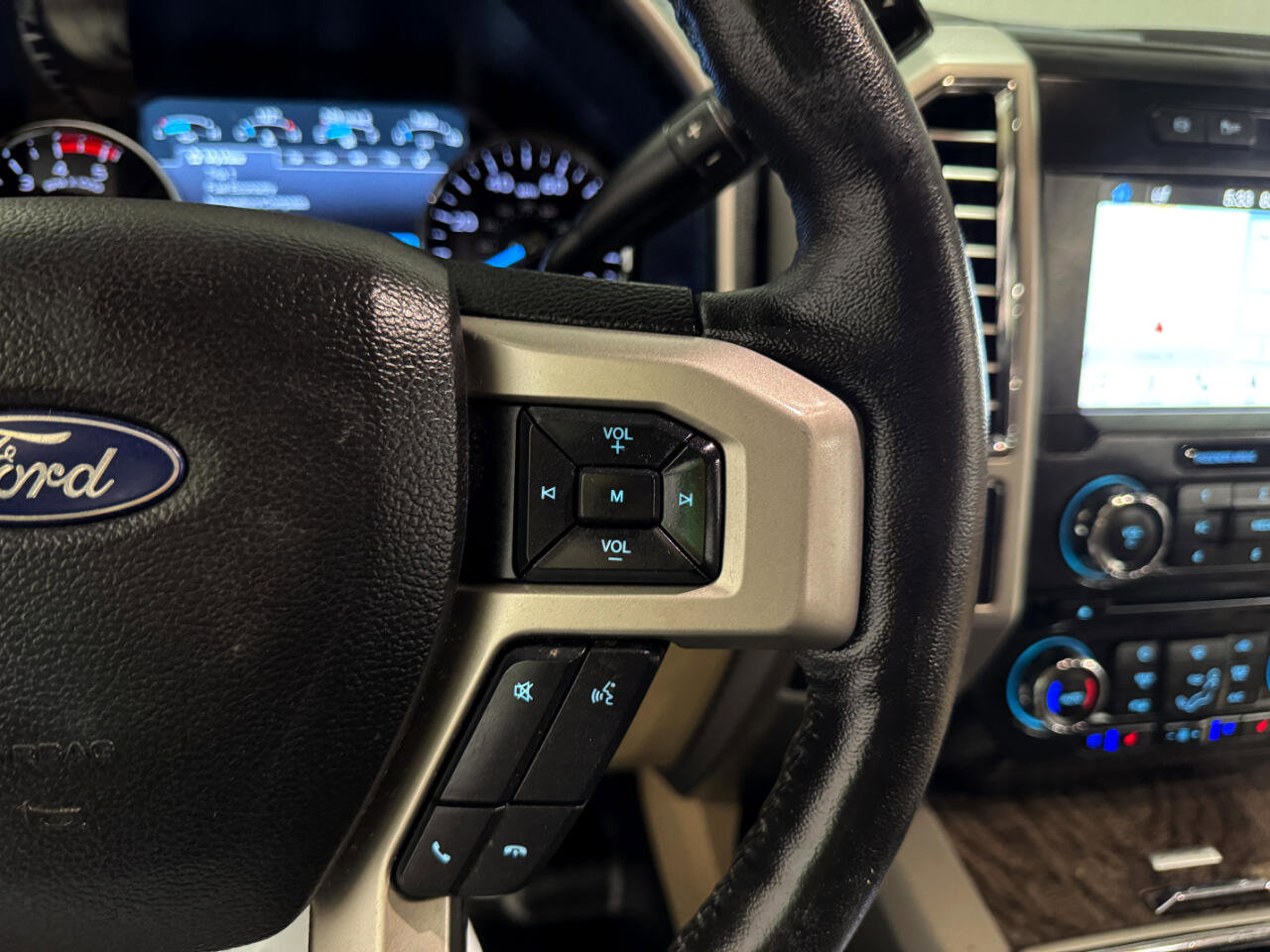 Used 2017 Ford F250 Lariat w/ Lariat Ultimate Package image 20