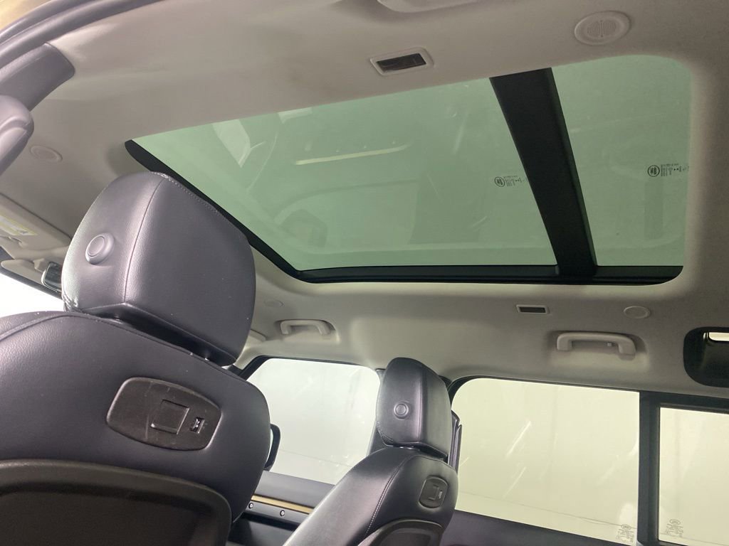 Used 2021 Land Rover Defender 110 SE image 13