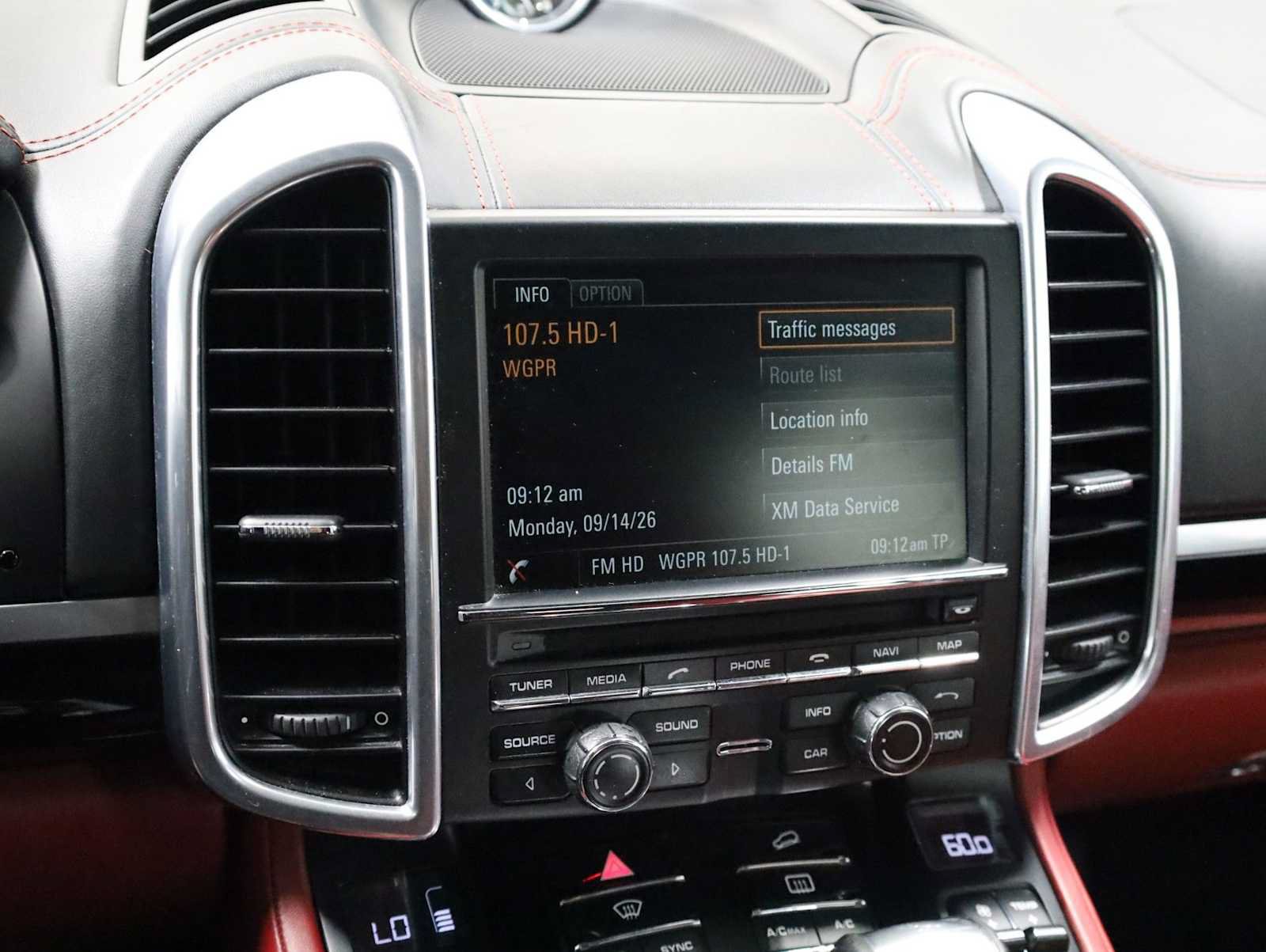 Used 2016 Porsche Cayenne AWD/4WD image 32