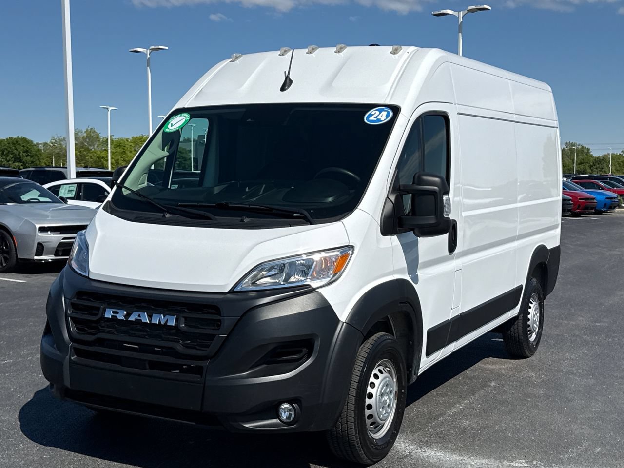 Used 2024 RAM ProMaster 2500 w/ Convenience Group FWD image 7