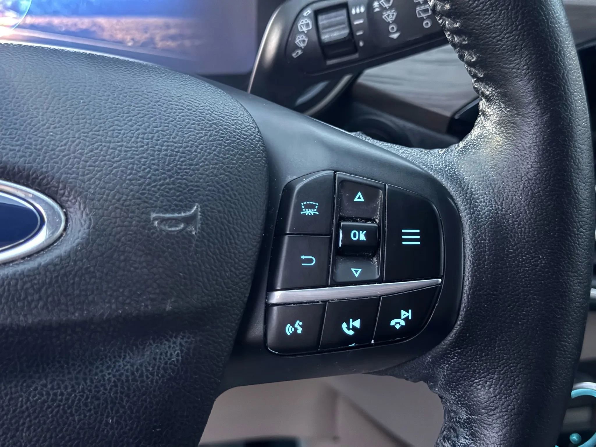 Used 2020 Ford Escape Titanium image 35