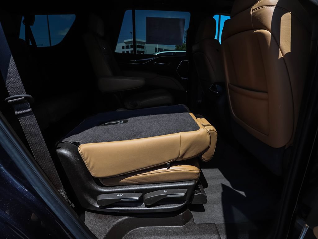 Used 2023 Cadillac Escalade Sport w/ Touring Package AWD/4WD image 33