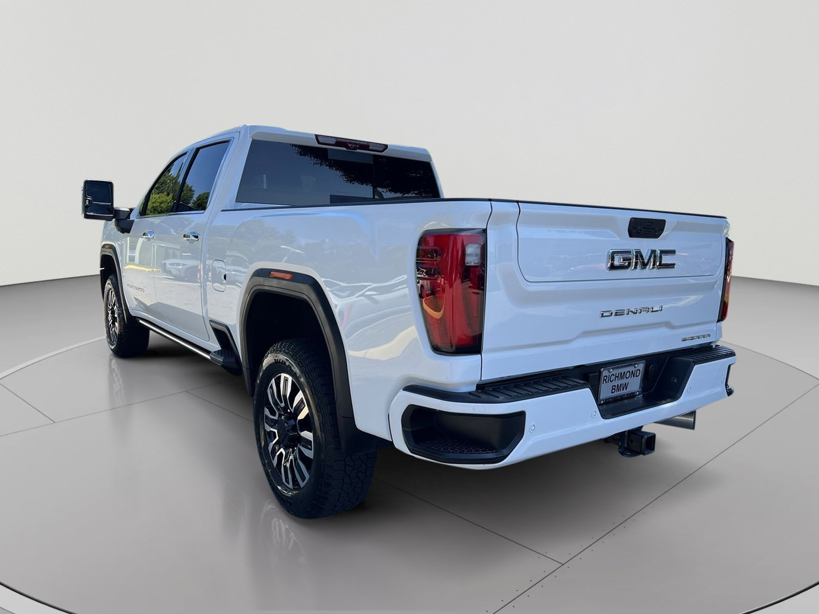 Used 2026 GMC Sierra 2500 Denali Ultimate AWD/4WD image 3