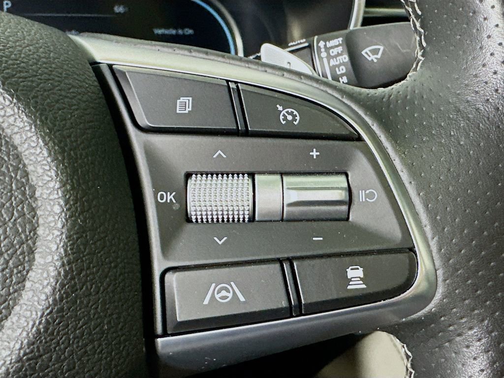 Used 2023 Genesis G70 3.3T w/ Sport Advanced Package image 24