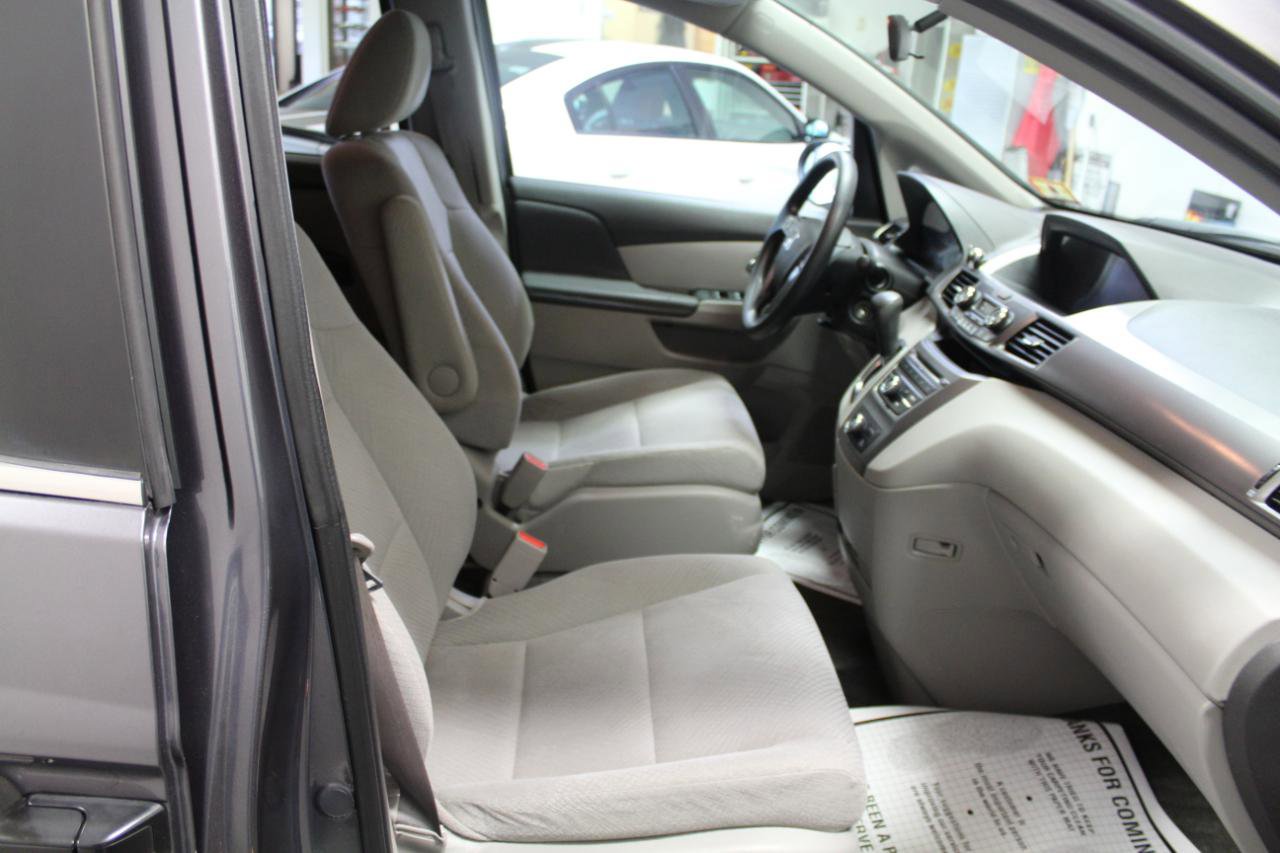 Used 2015 Honda Odyssey LX image 20