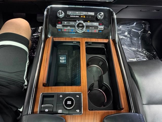 Used 2019 Lincoln Navigator Reserve AWD/4WD image 43