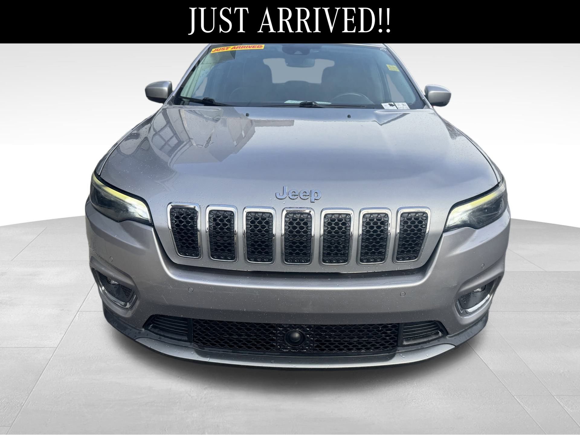 Used 2019 Jeep Cherokee Limited w/ Luxury Group image 2