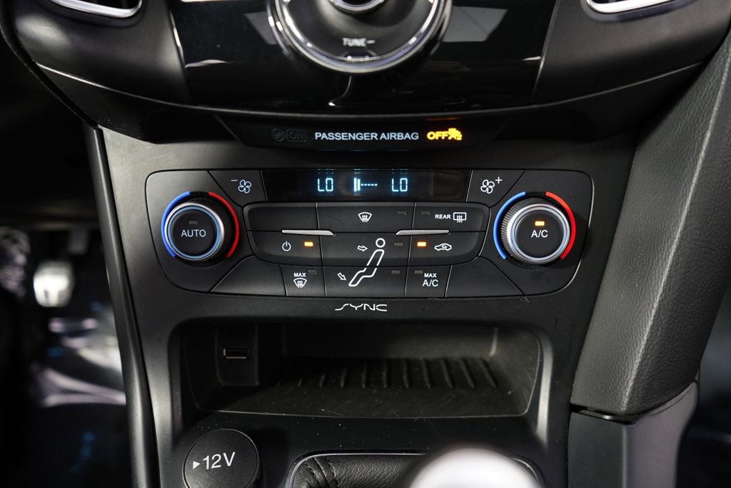 Used 2018 Ford Focus ST w/ Equipment Group 401A FWD image 32