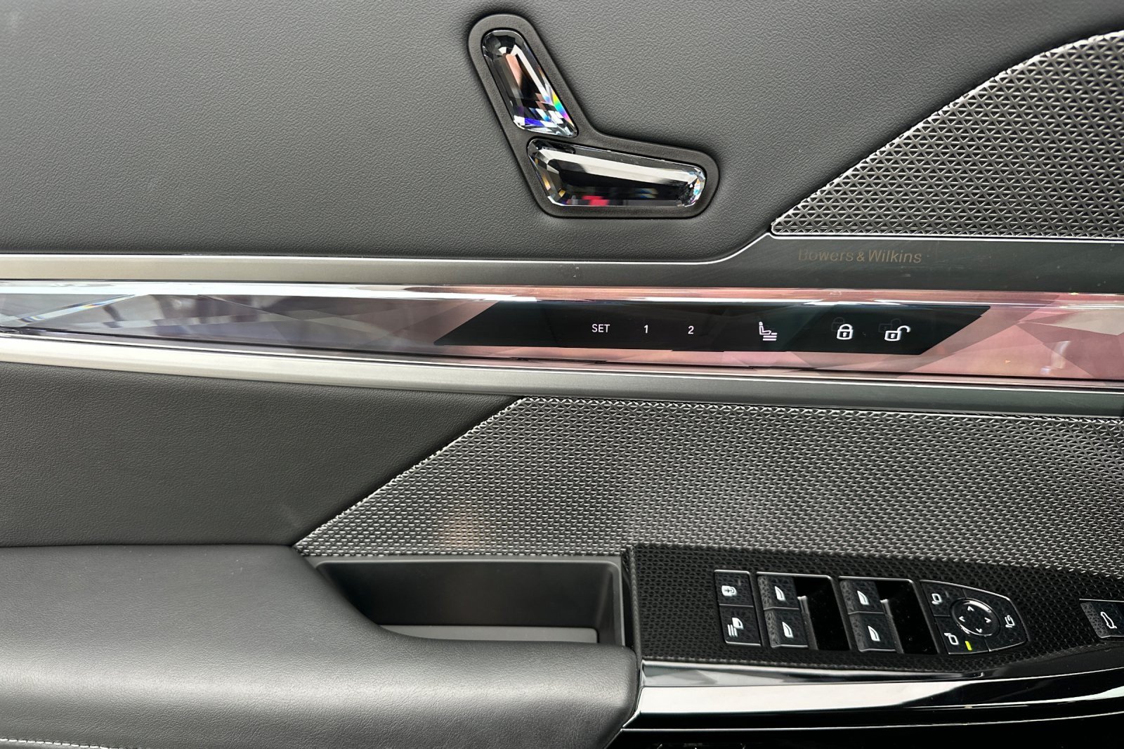 Used 2025 BMW i7 xDrive60 AWD/4WD image 10