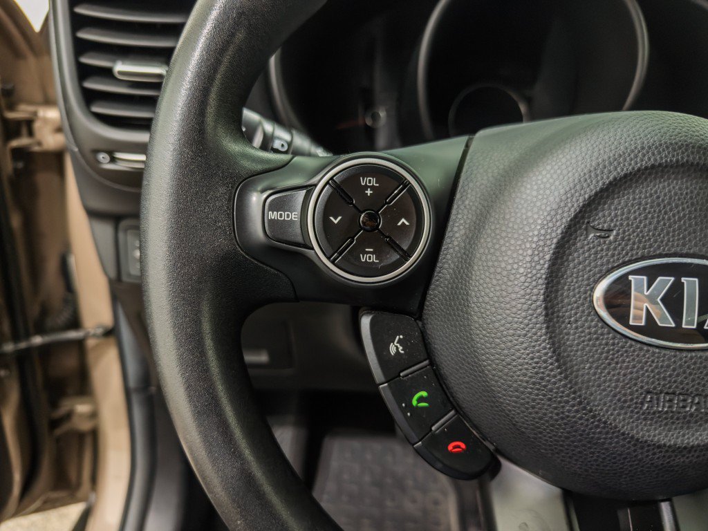 Used 2014 Kia Soul FWD image 23