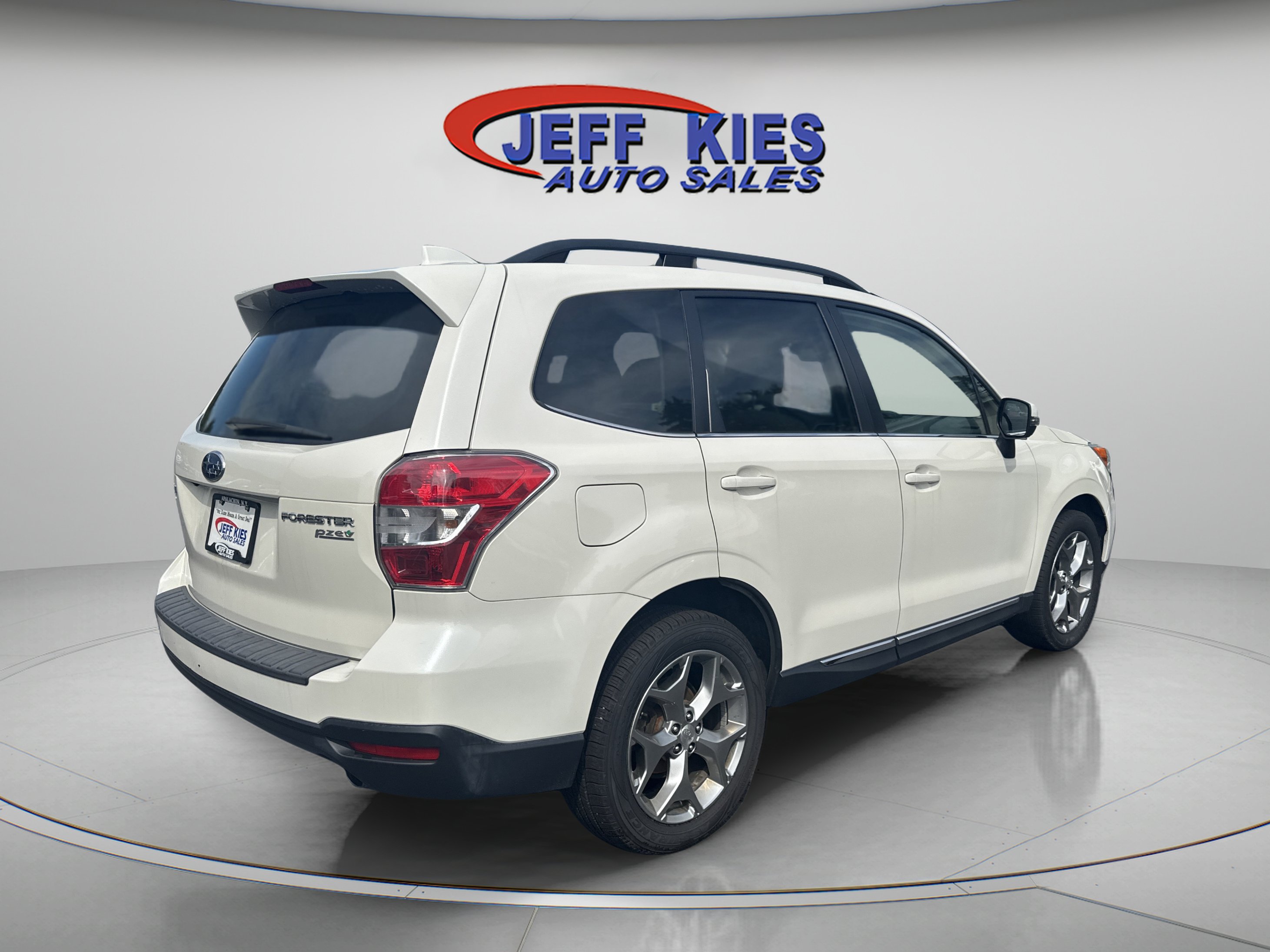Used 2016 Subaru Forester 2.5i Touring w/ Eyesight & Navigation System AWD/4WD image 5