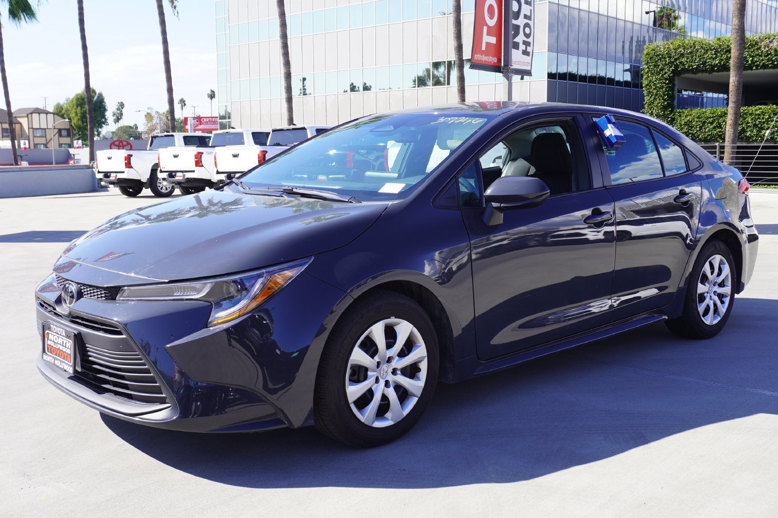 Certified 2025 Toyota Corolla LE FWD image 4