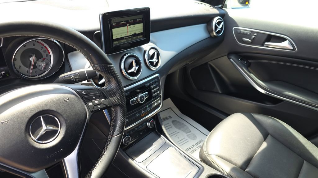 Used 2015 Mercedes-Benz GLA 250 4MATIC image 23