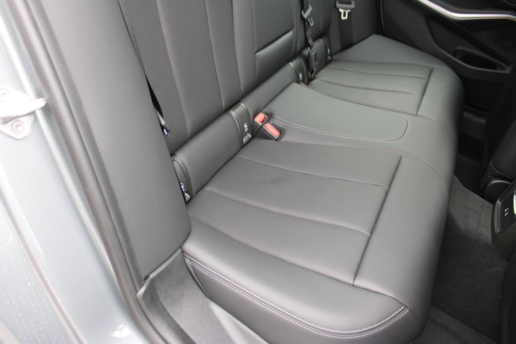 New 2025 BMW 330i xDrive Sedan w/ M Sport Package image 27