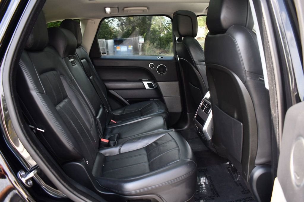 Used 2020 Land Rover Range Rover Sport HSE image 29