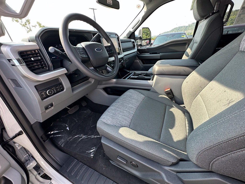 New 2026 Ford F350 XLT w/ XLT Premium Package AWD/4WD image 19
