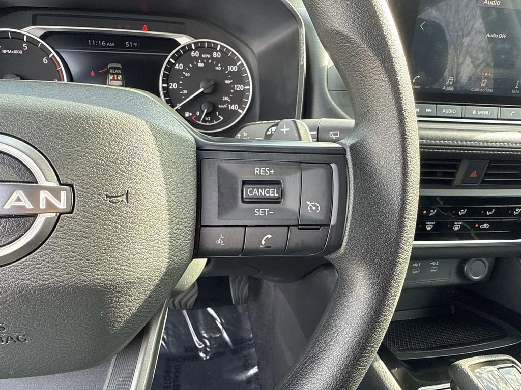 Used 2025 Nissan Rogue S image 29