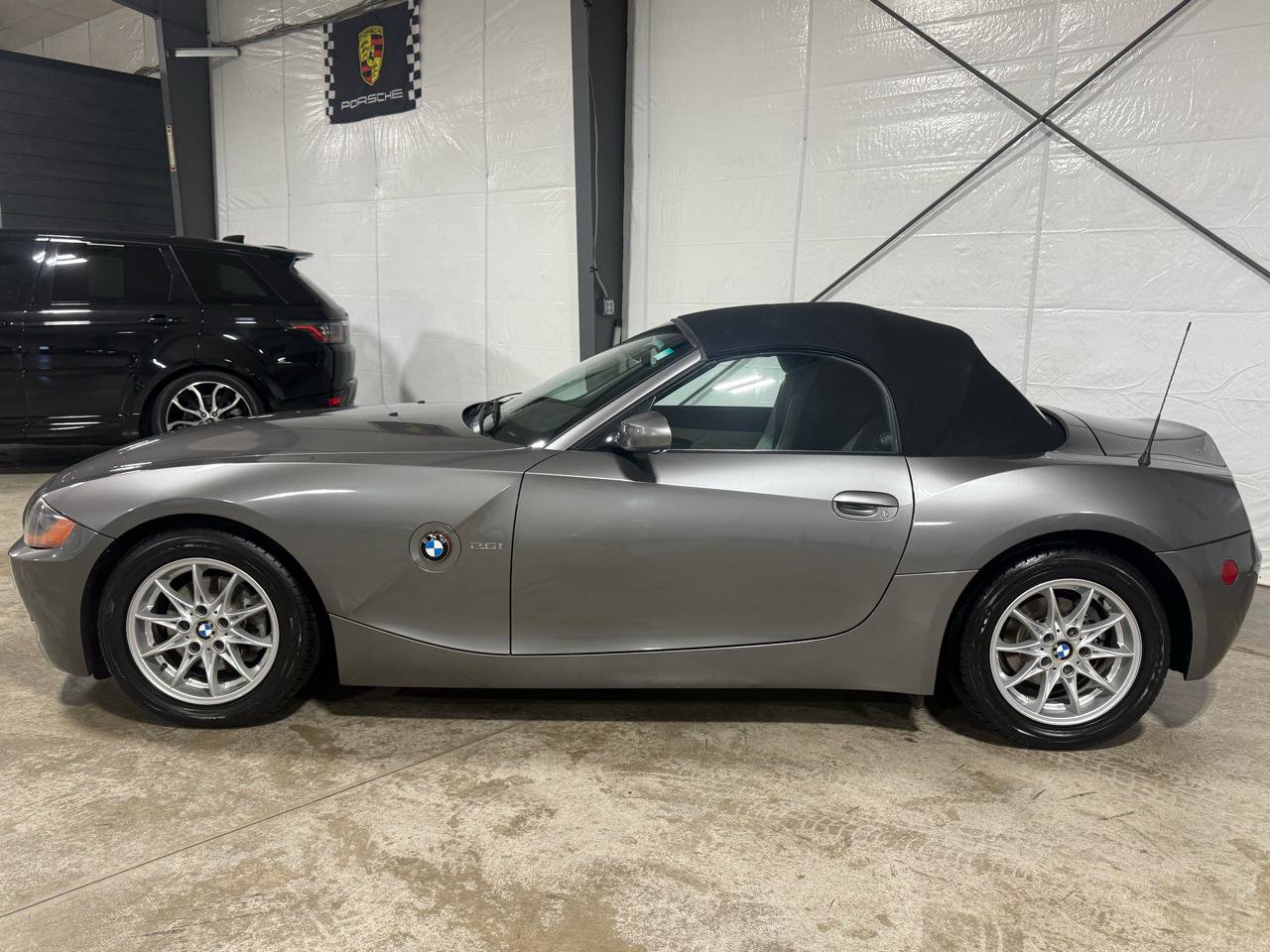Used 2003 BMW Z4 2.5i RWD image 7