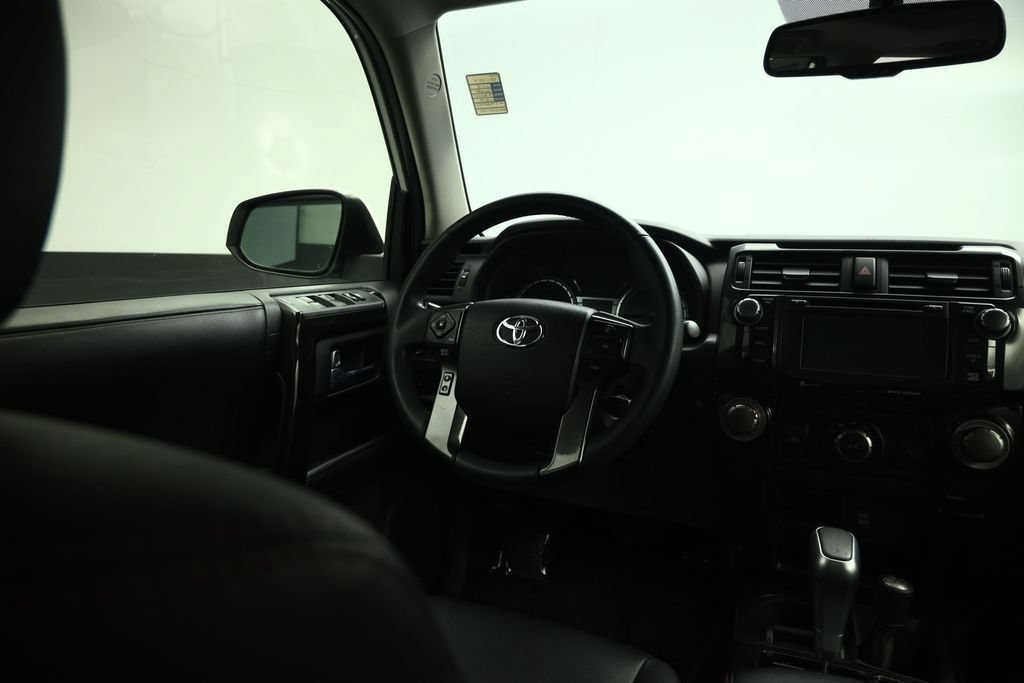 Used 2018 Toyota 4Runner TRD Off-Road Premium AWD/4WD image 39