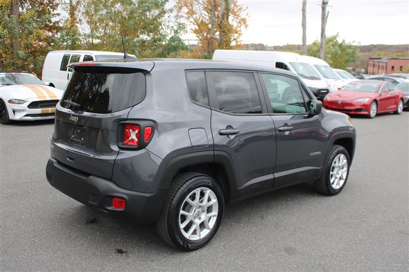 Used 2023 Jeep Renegade Latitude image 8