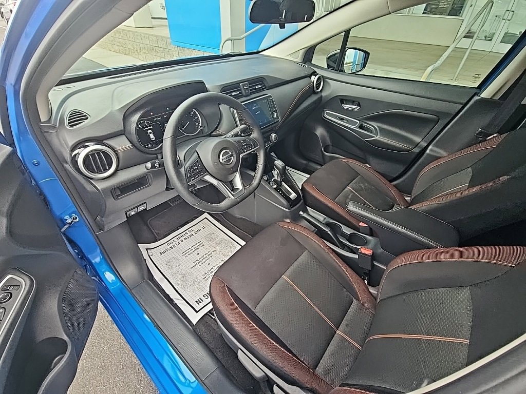 Used 2022 Nissan Versa SR image 14