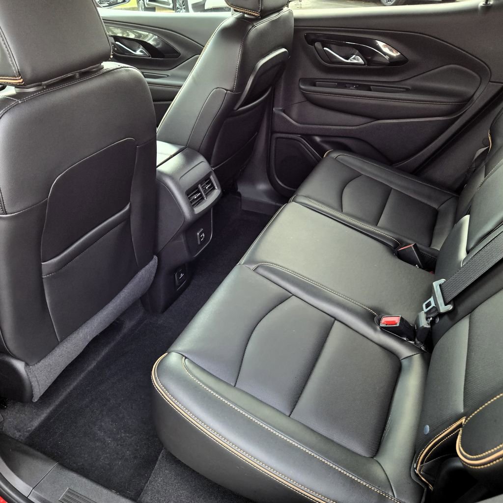 Used 2023 GMC Terrain AT4 w/ Tech Package image 11