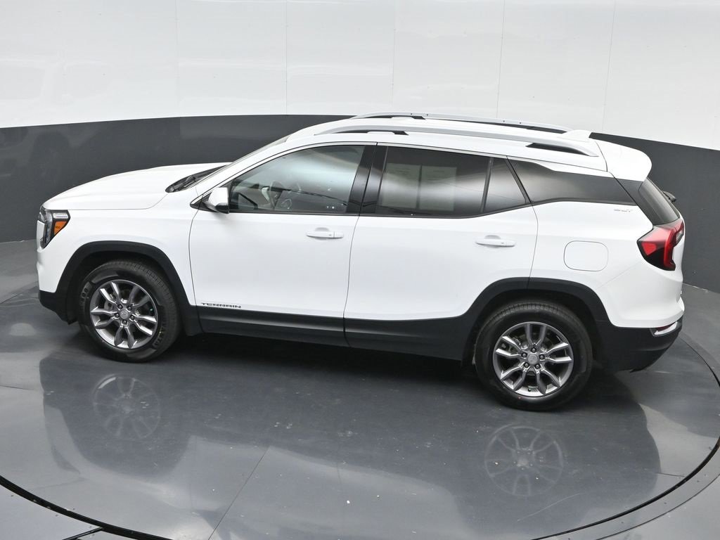 Used 2024 GMC Terrain SLT image 45