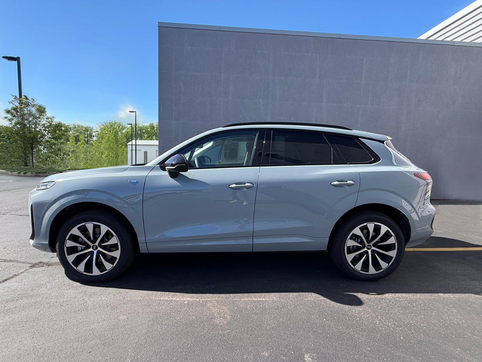New 2026 Audi Q3 quattro 2.0T AWD/4WD image 2