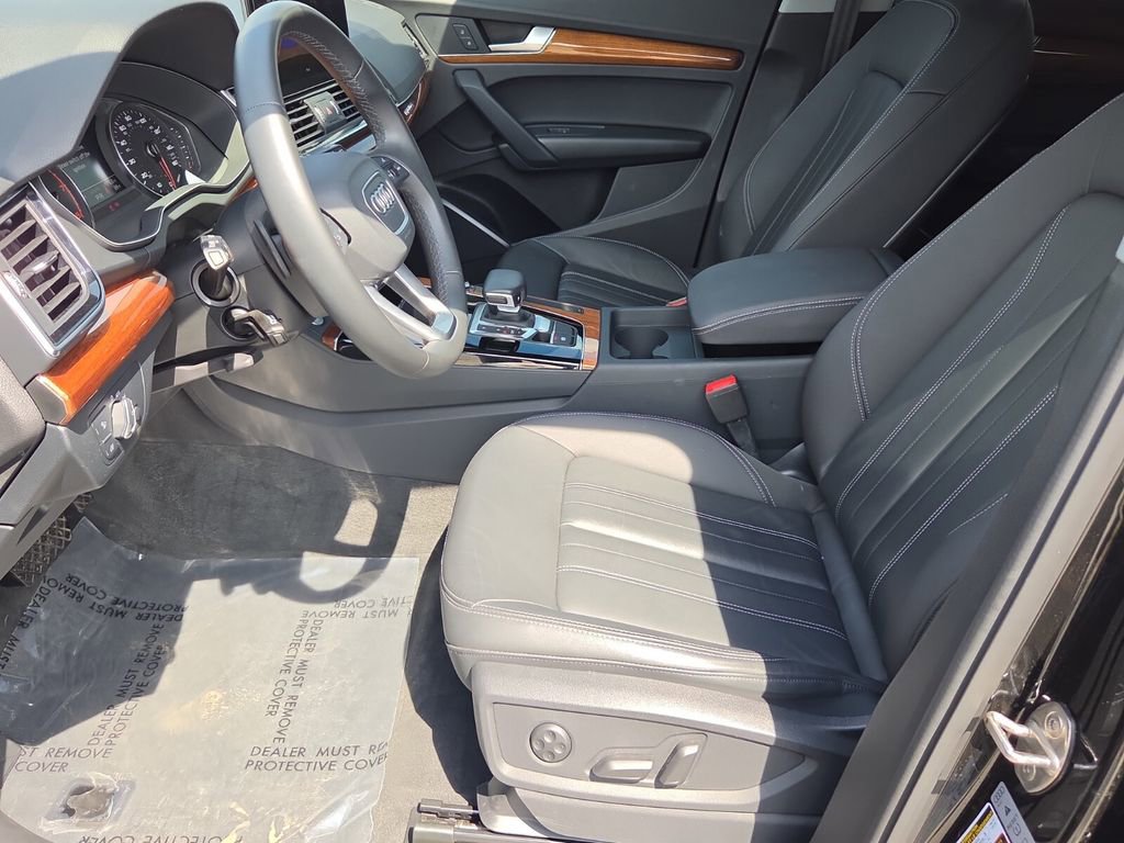 Used 2023 Audi Q5 2.0T Premium w/ Convenience Package image 10