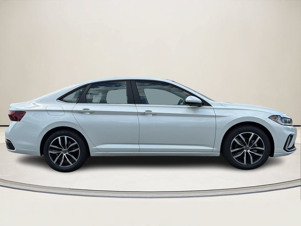 New 2026 Volkswagen Jetta SE FWD image 2