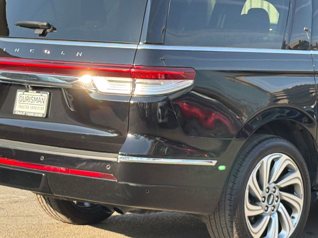 Used 2022 Lincoln Navigator L Reserve image 7