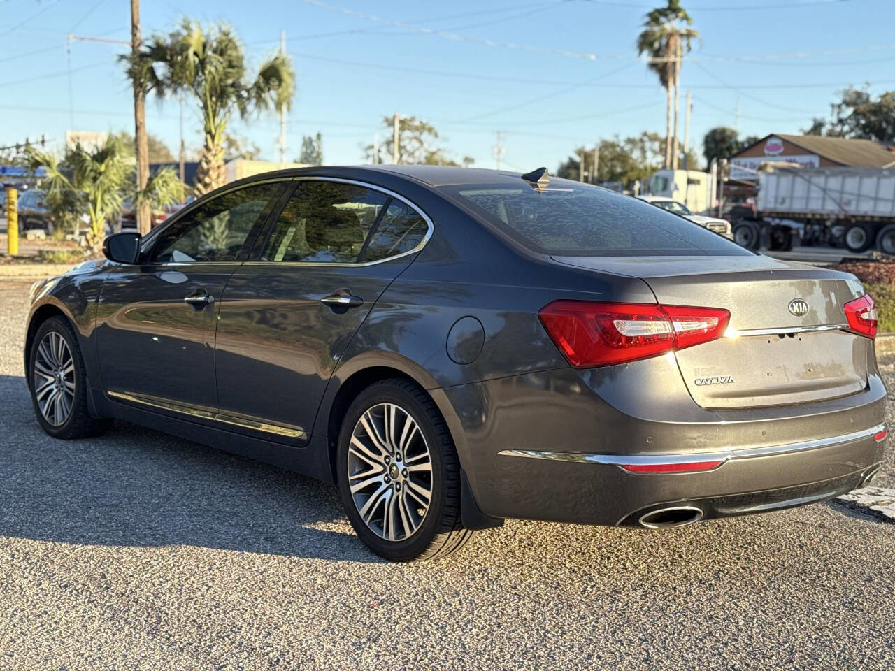 Used 2014 Kia Cadenza Premium image 5