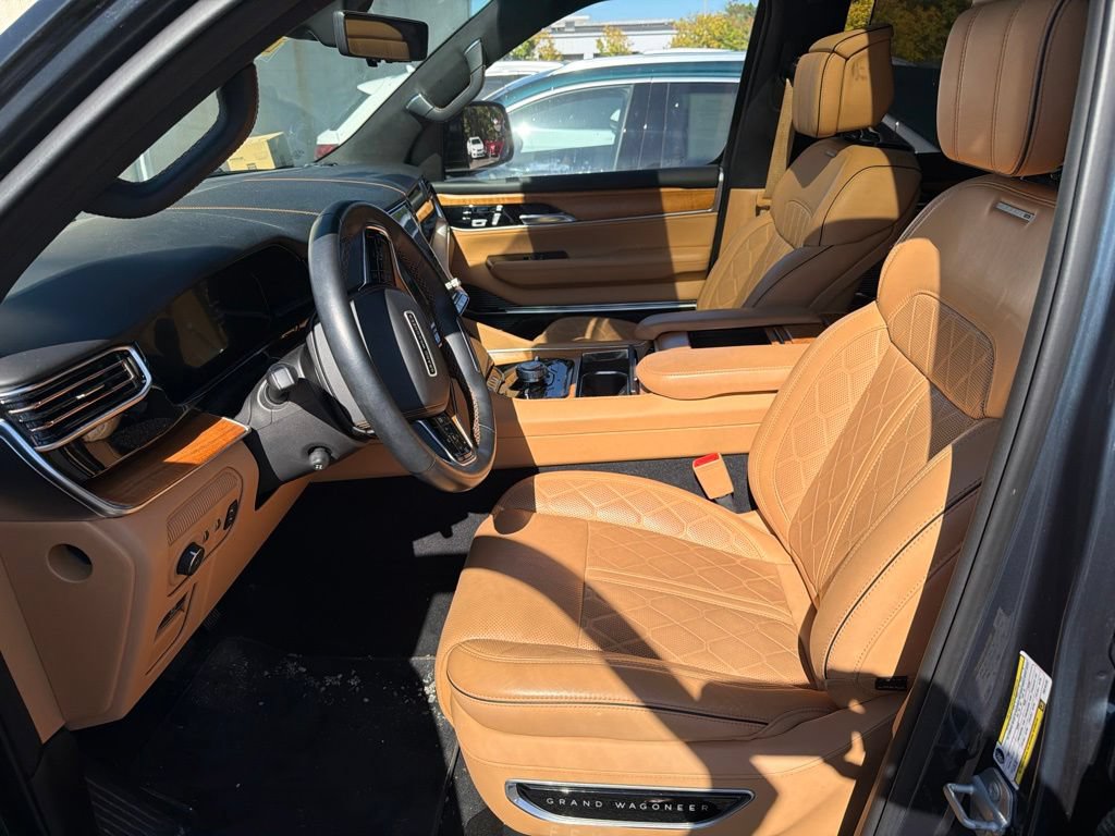 Used 2023 Jeep Grand Wagoneer L Series III AWD/4WD image 6