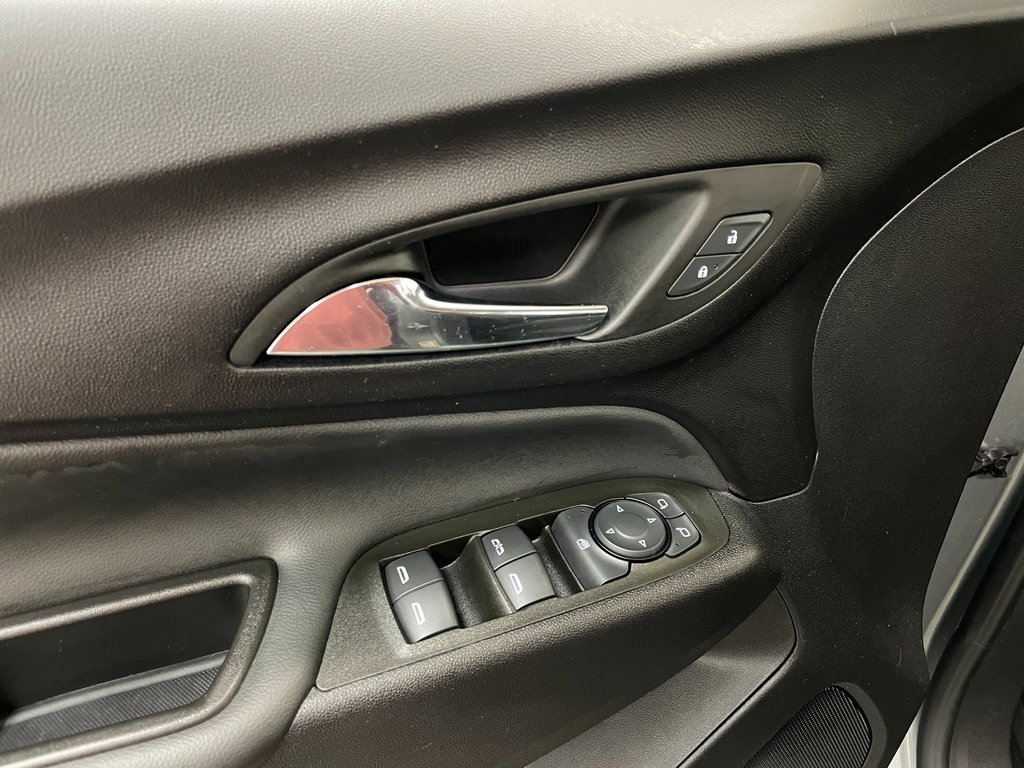 Certified 2024 Chevrolet Equinox LT w/ LPO, Floor Liner Package image 24