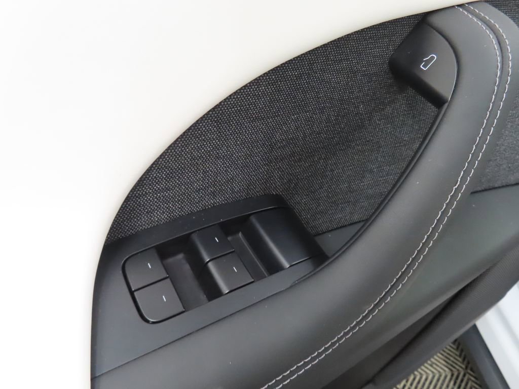 Used 2023 Tesla Model X image 60