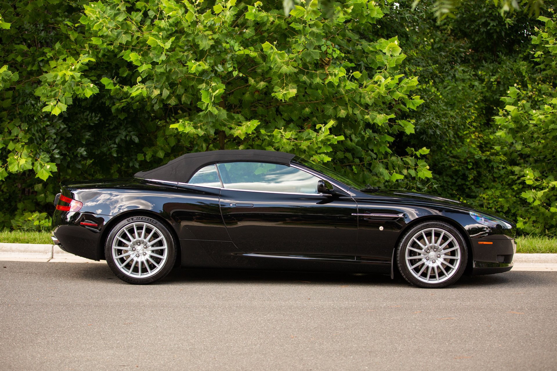 Used 2007 Aston Martin DB9 Volante RWD image 11