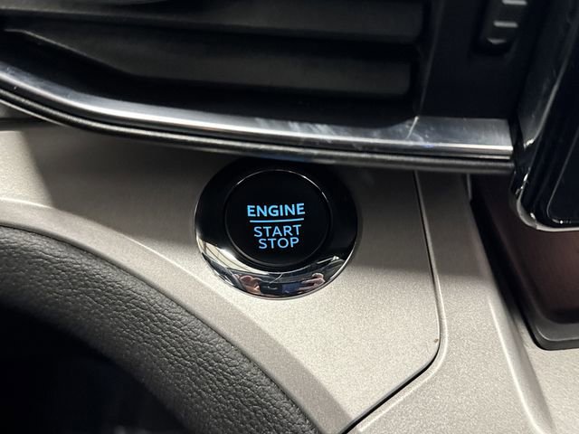 Used 2023 Ford Explorer XLT image 24