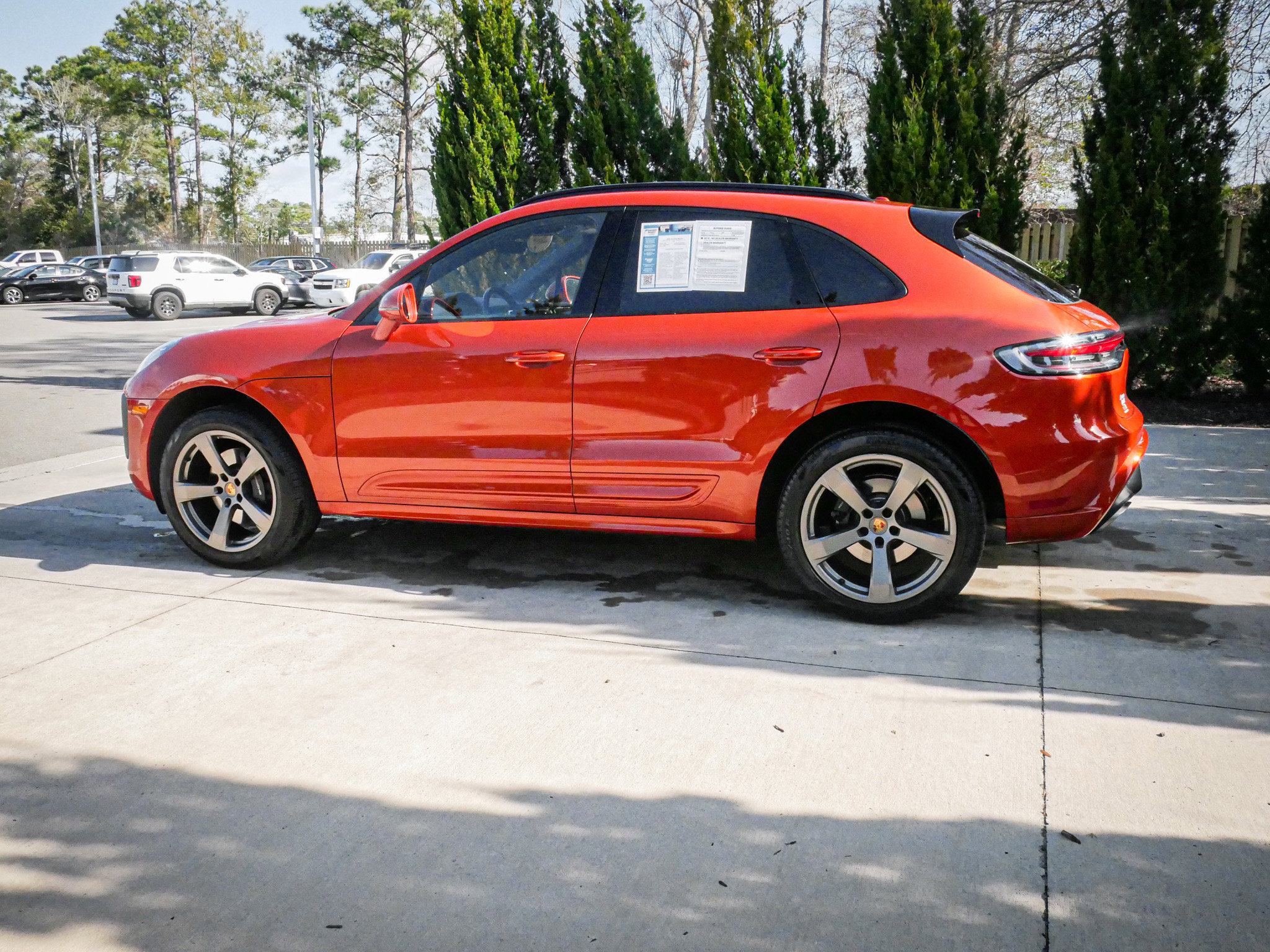 Used 2025 Porsche Macan AWD/4WD image 7