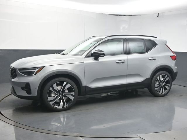 New 2026 Volvo XC40 B5 Ultra w/ Protection Package Premier image 4