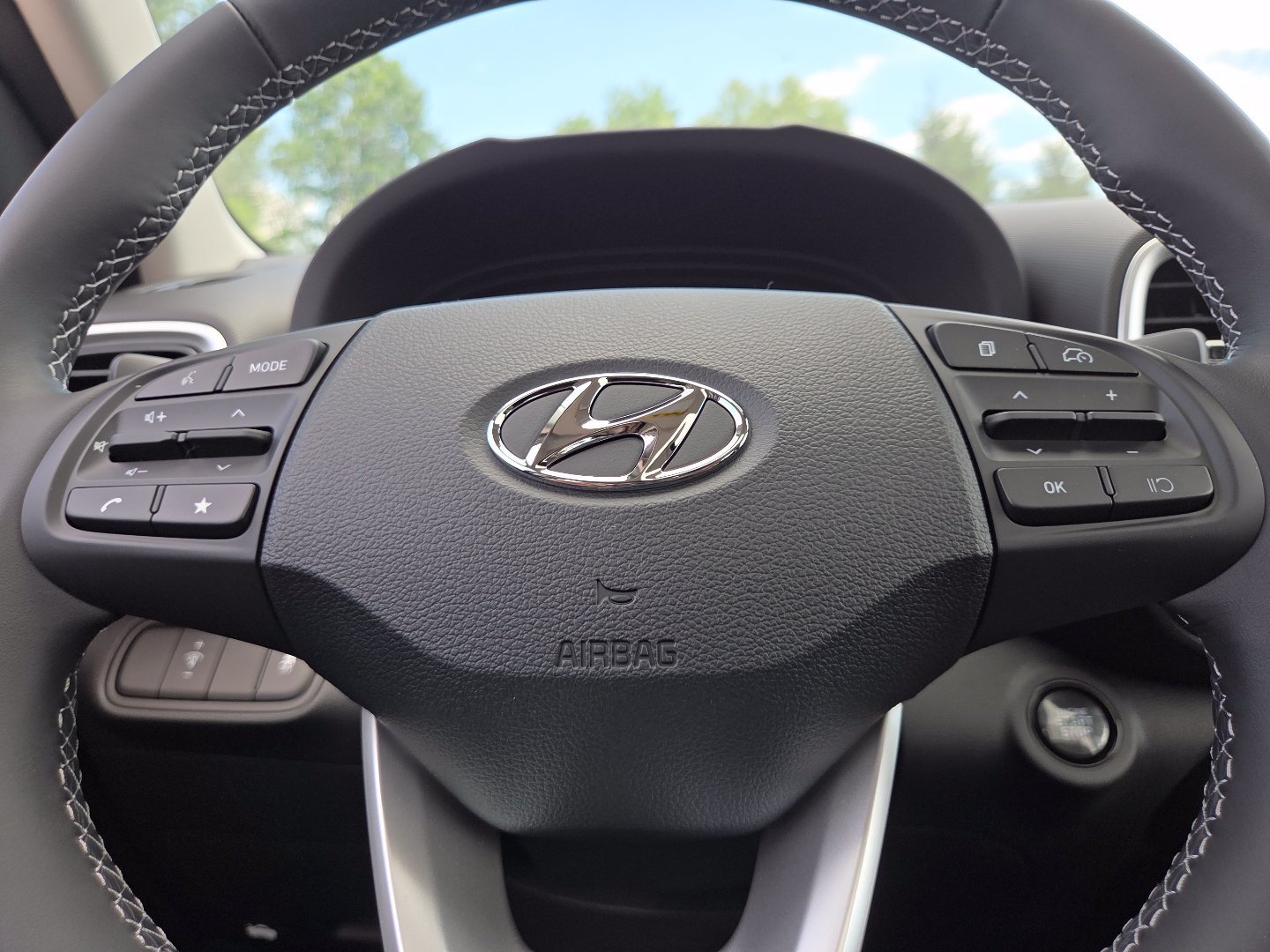 New 2026 Hyundai Venue SEL FWD image 28