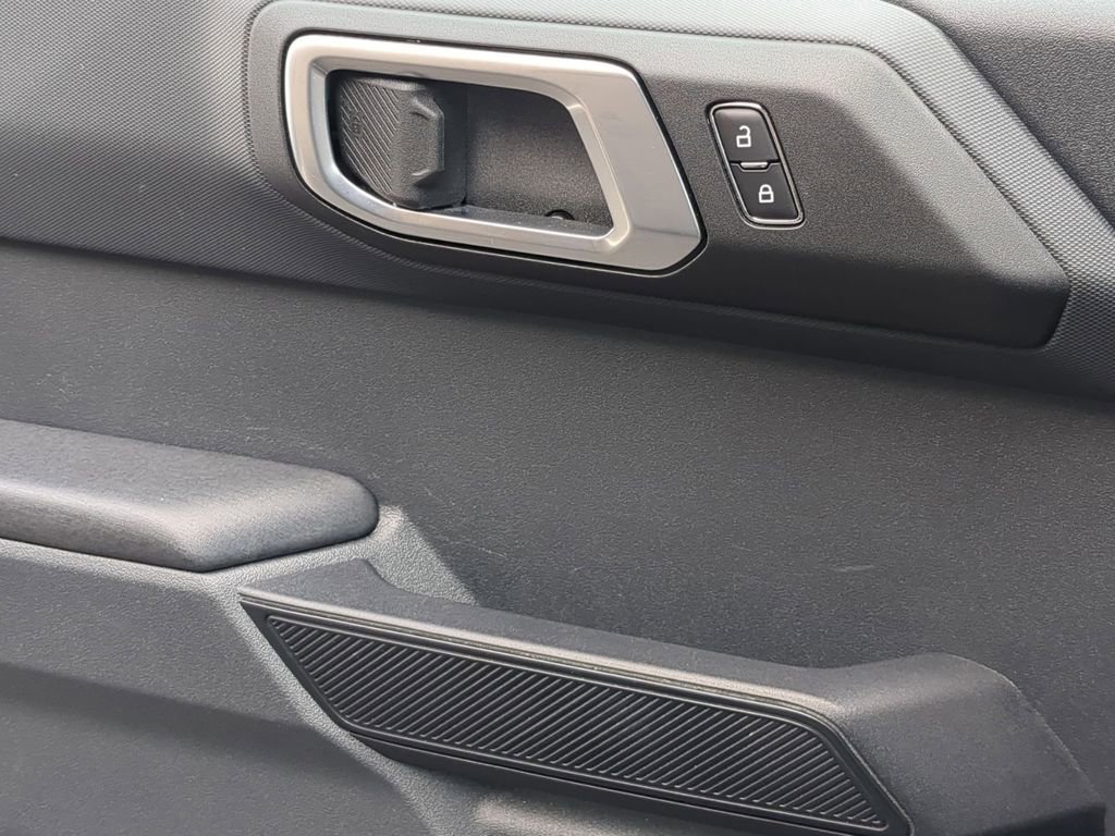 Used 2025 Ford Bronco Big Bend image 13