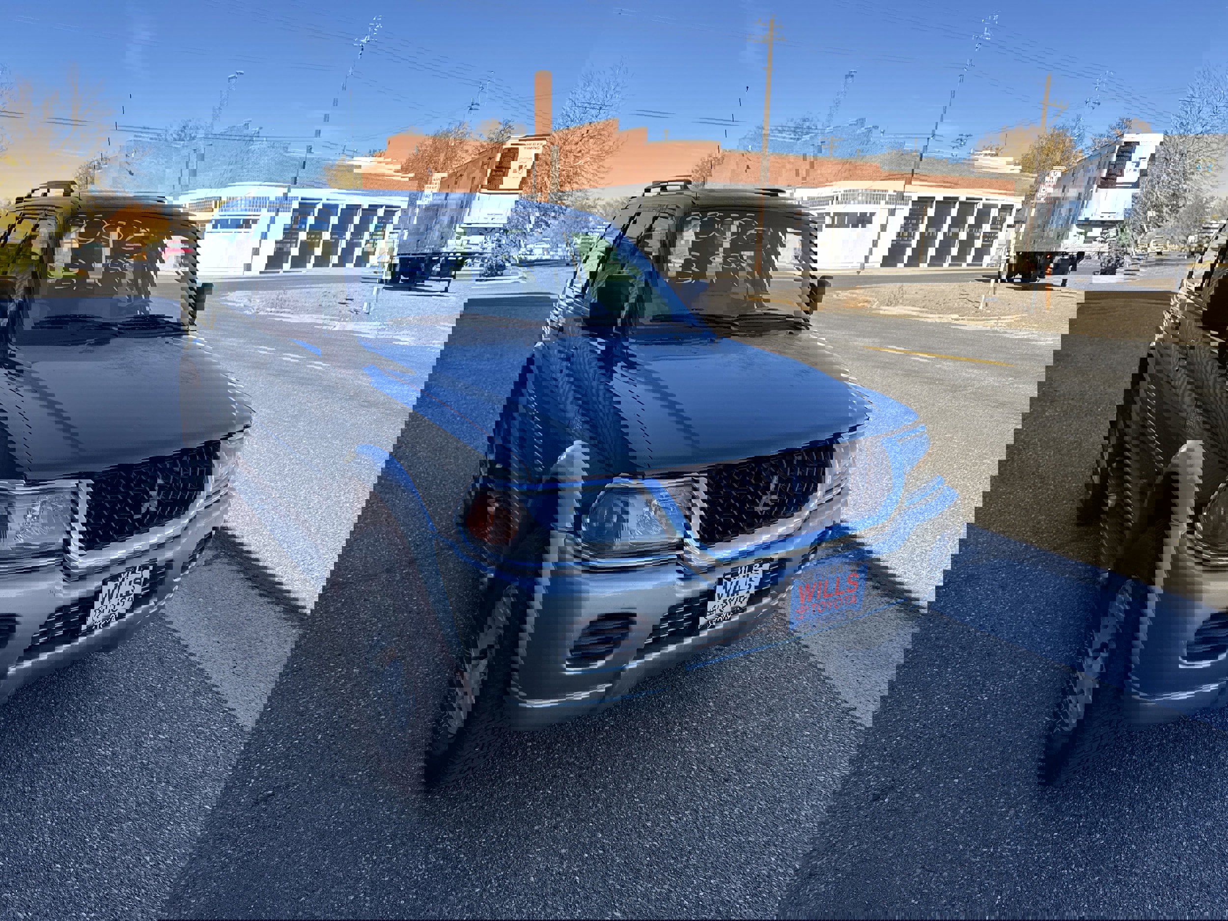 Used 2002 Mitsubishi Montero Sport XLS image 1