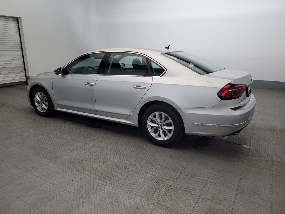 Used 2017 Volkswagen Passat 1.8T S FWD image 3