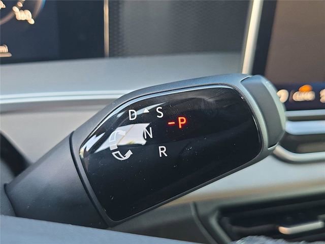 New 2026 Volkswagen Tiguan SE R-Line FWD image 22